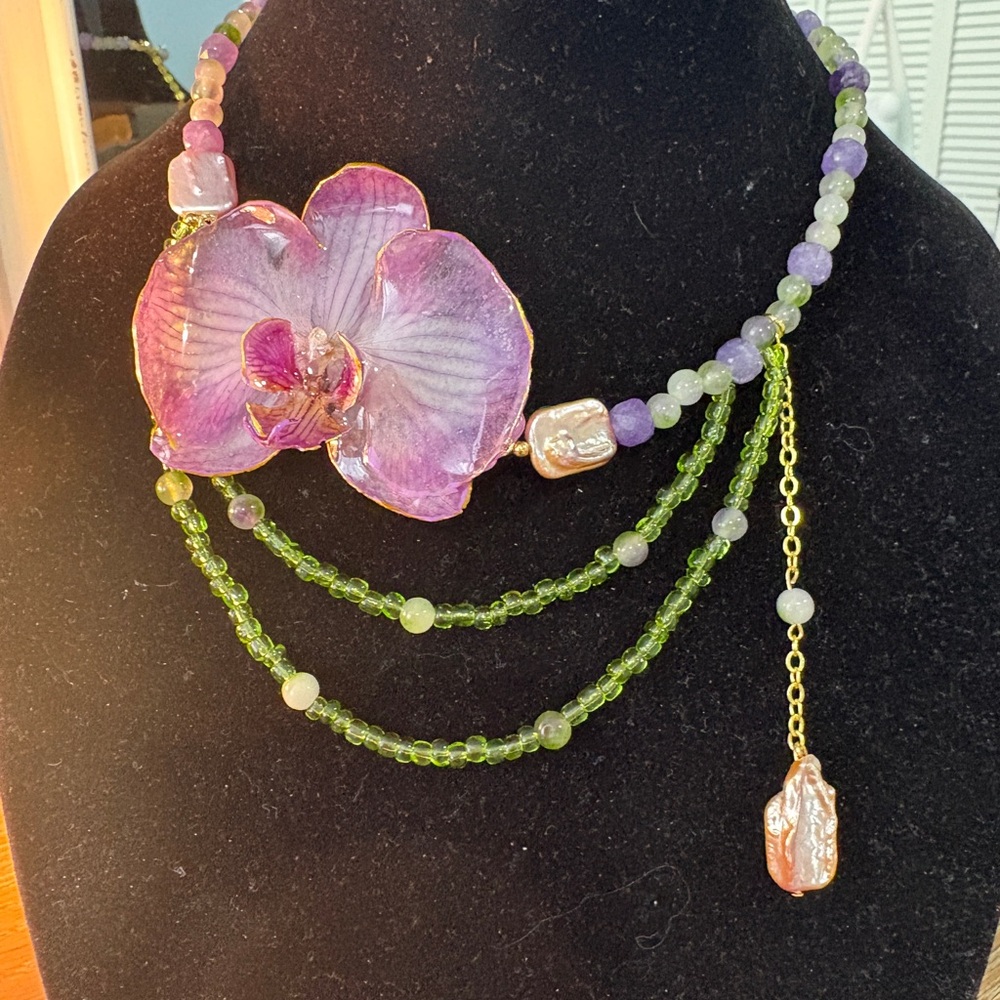 Elegant Purple Orchid Necklace - Picture 3 of 4